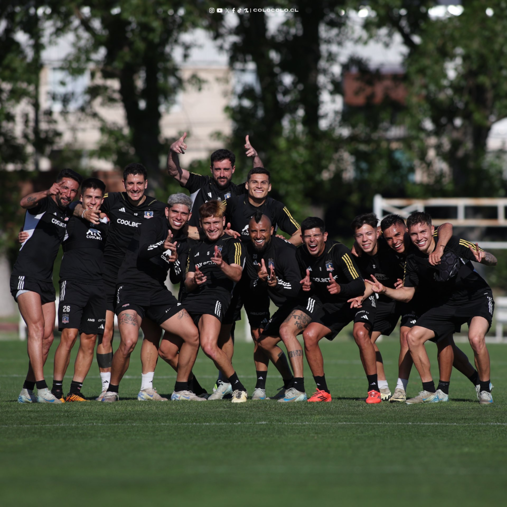 colo colo vuelve a los entrenamientos

