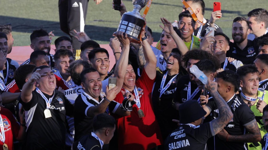 el lado b del equipo de colo colo